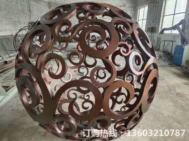 304不锈钢镂空球雕塑3